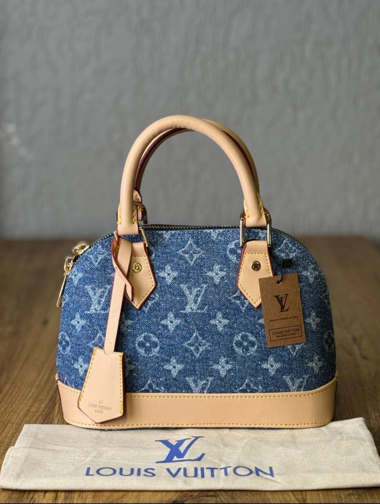 Premium Louis Vuitton Convertible bag